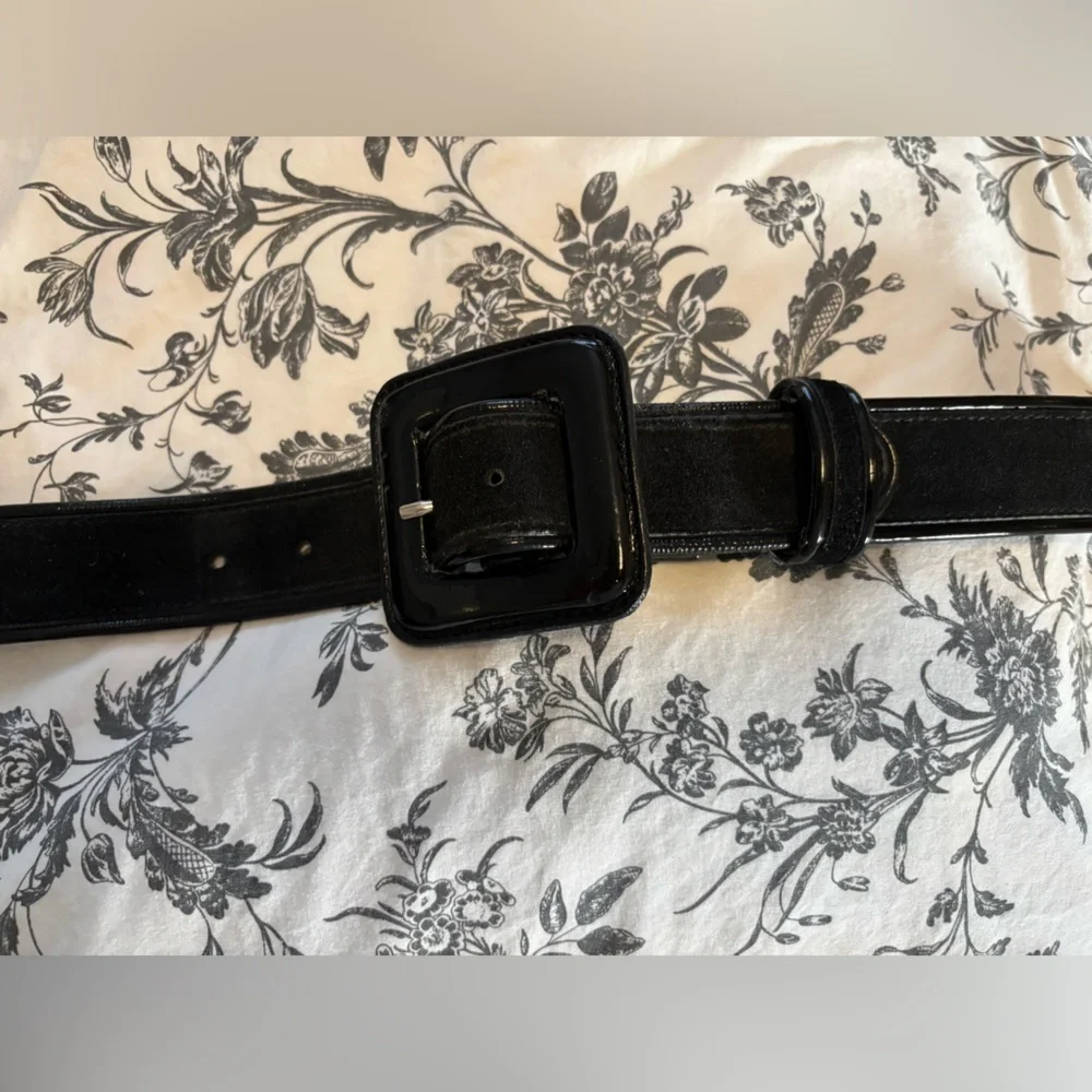 Banana republic leather Black Belt - Picture 1 of 5